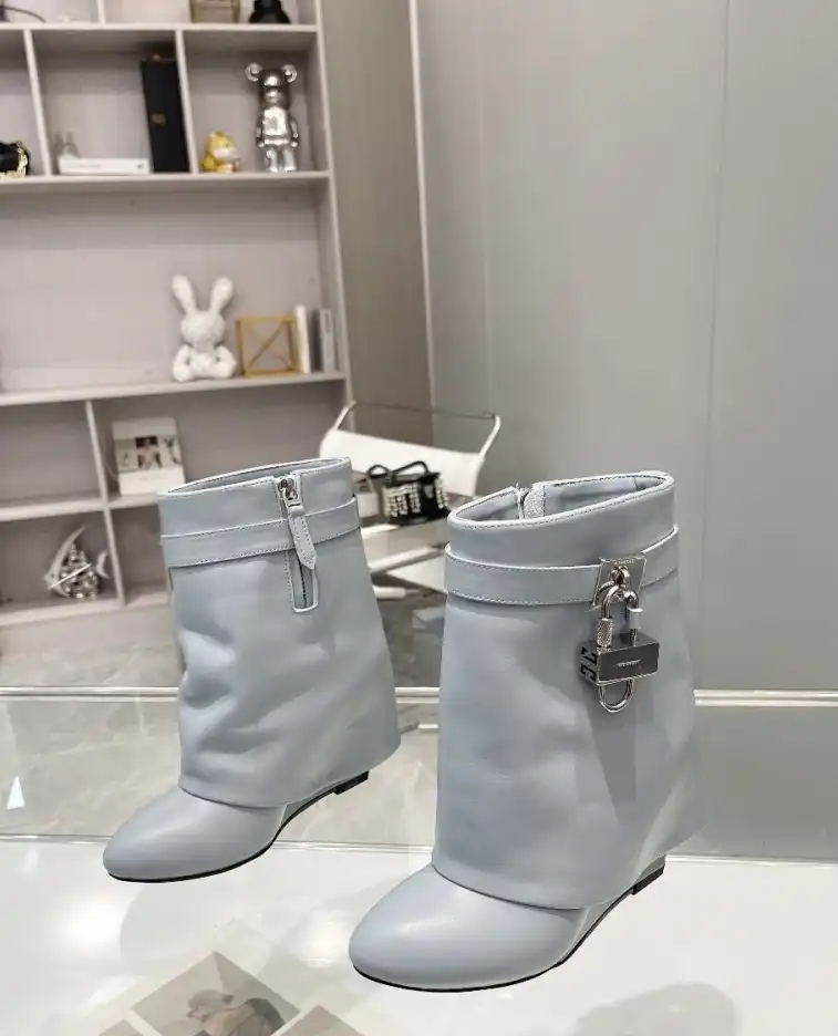 hype Givenchy Boots