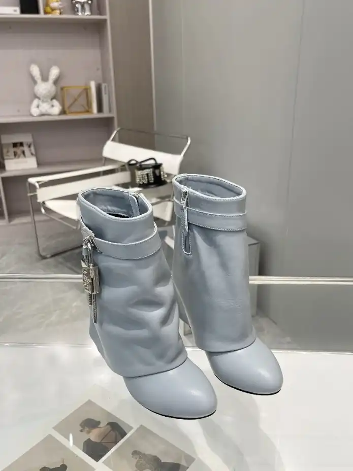 hype Givenchy Boots