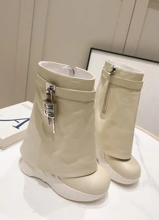 hype Givenchy Boots