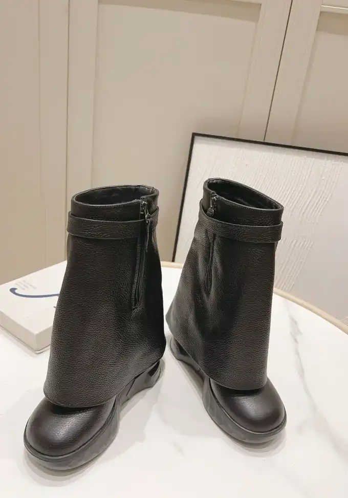 hype Givenchy Boots