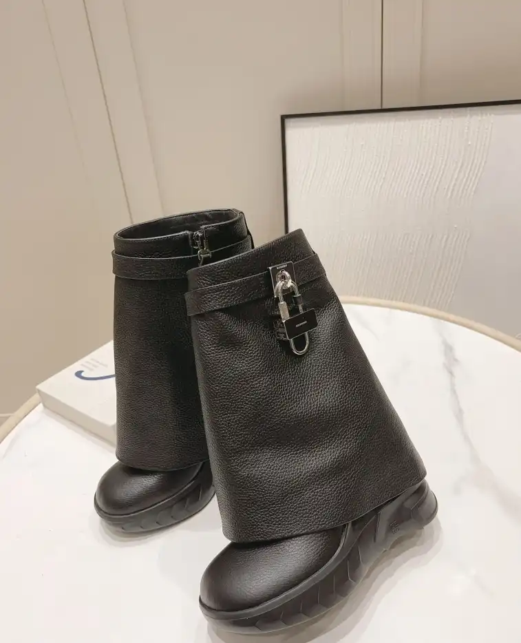 hype Givenchy Boots