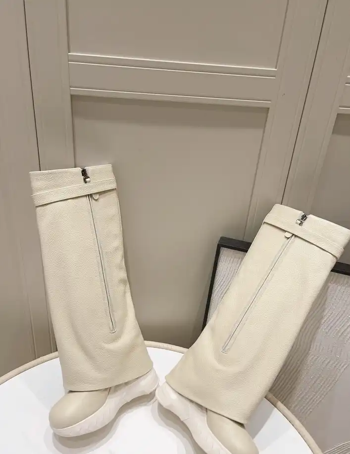 hype Givenchy Boots