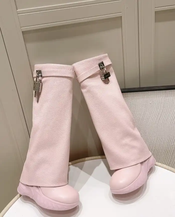 hype Givenchy Boots