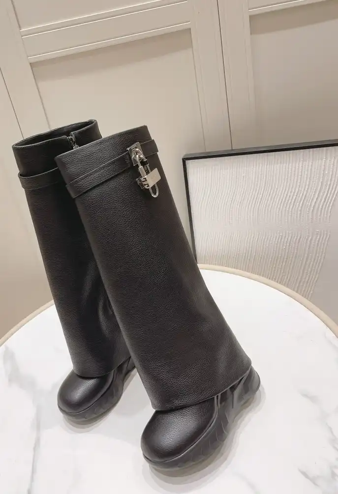 hype Givenchy Boots