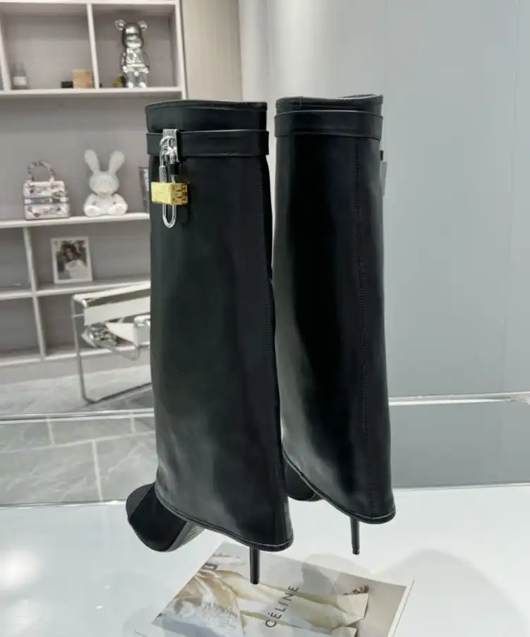 hype Givenchy Boots