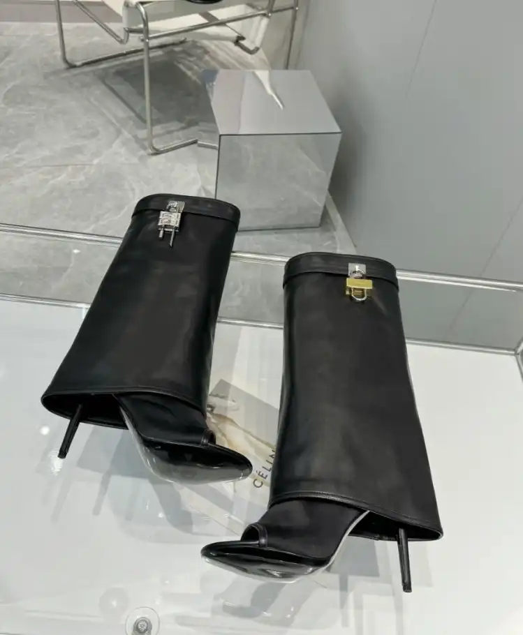 hype Givenchy Boots