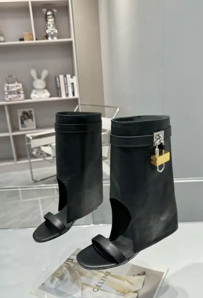 hype Givenchy Boots