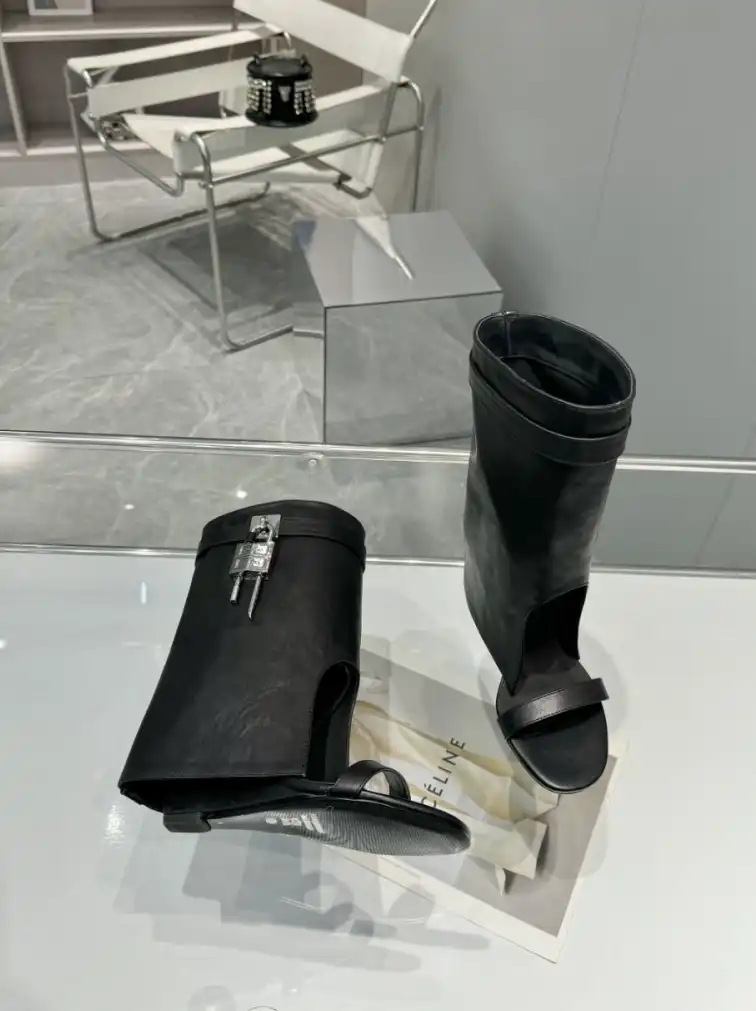 hype Givenchy Boots