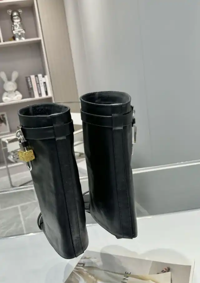 hype Givenchy Boots