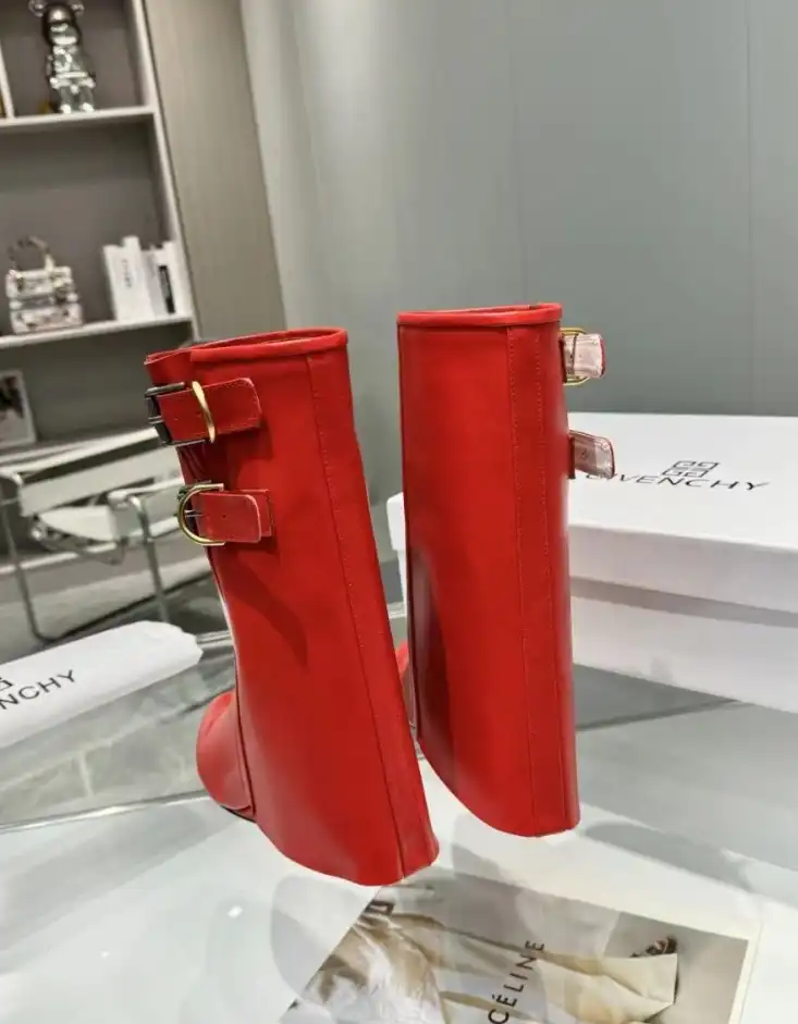 hype Givenchy Boots