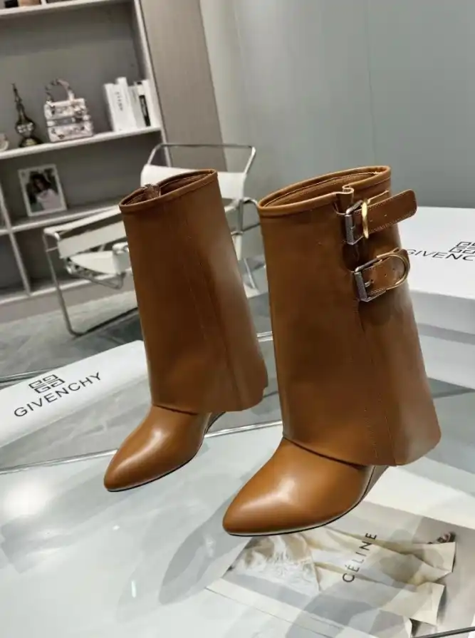 hype Givenchy Boots