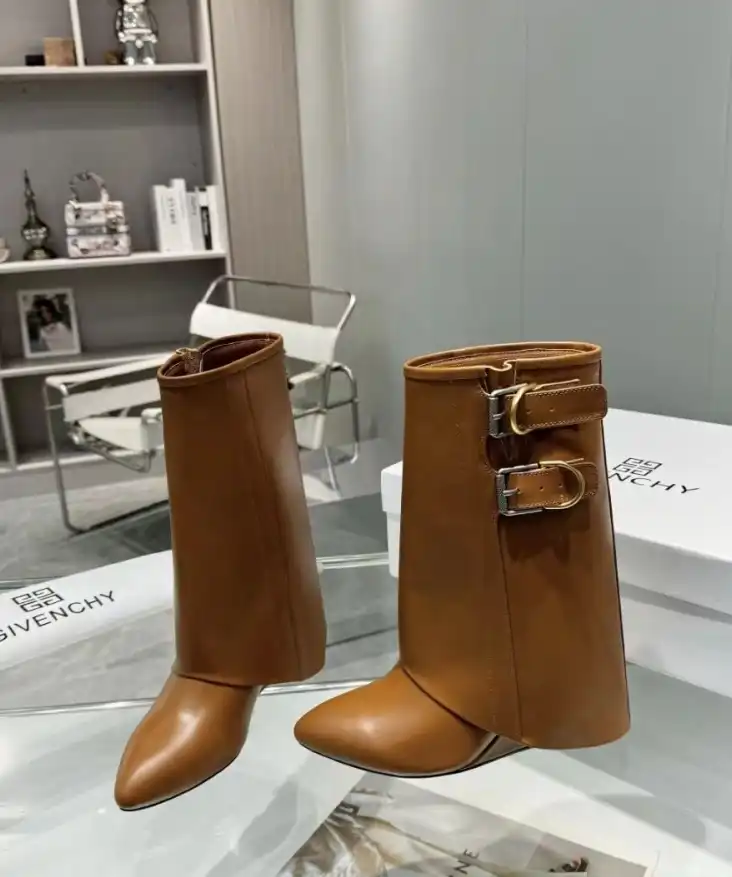 hype Givenchy Boots