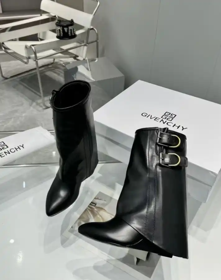 hype Givenchy Boots