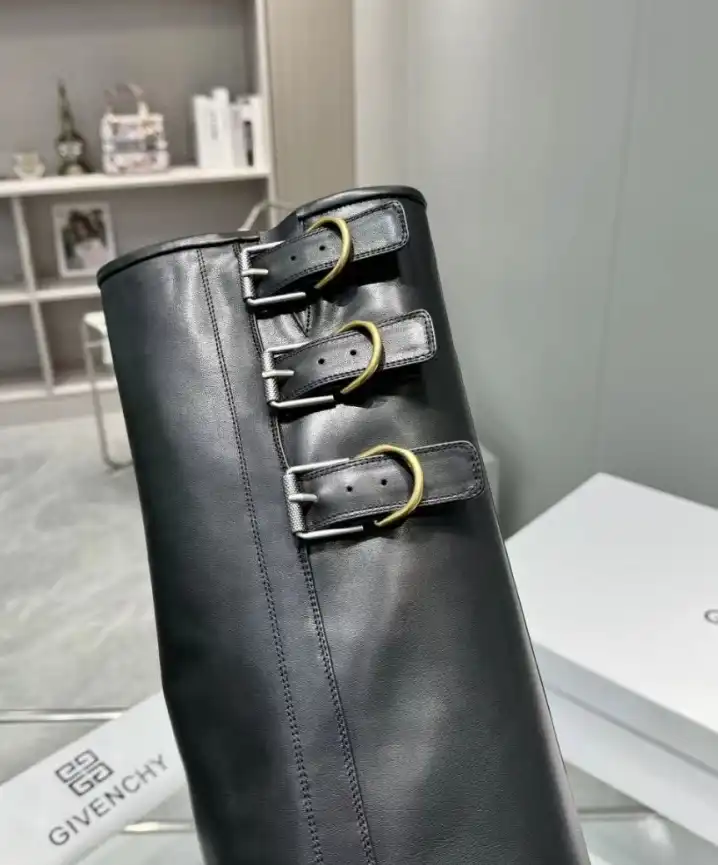 hype Givenchy Boots