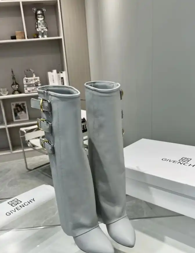 hype Givenchy Boots