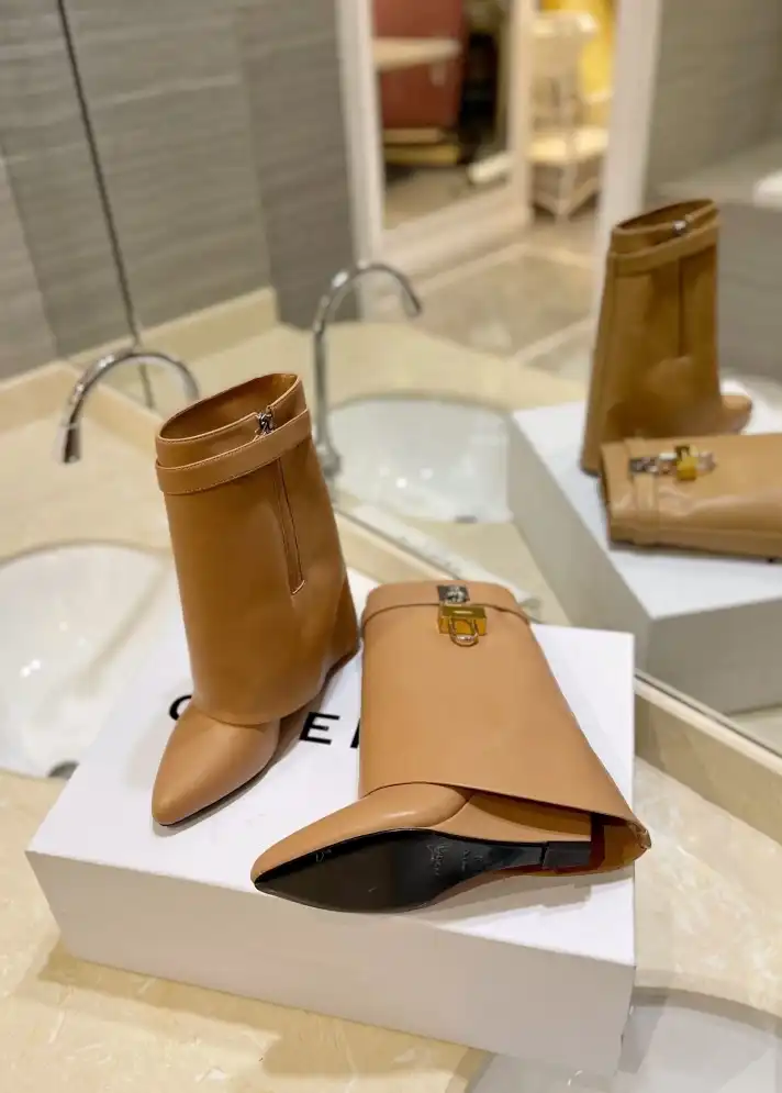 hype Givenchy Boots