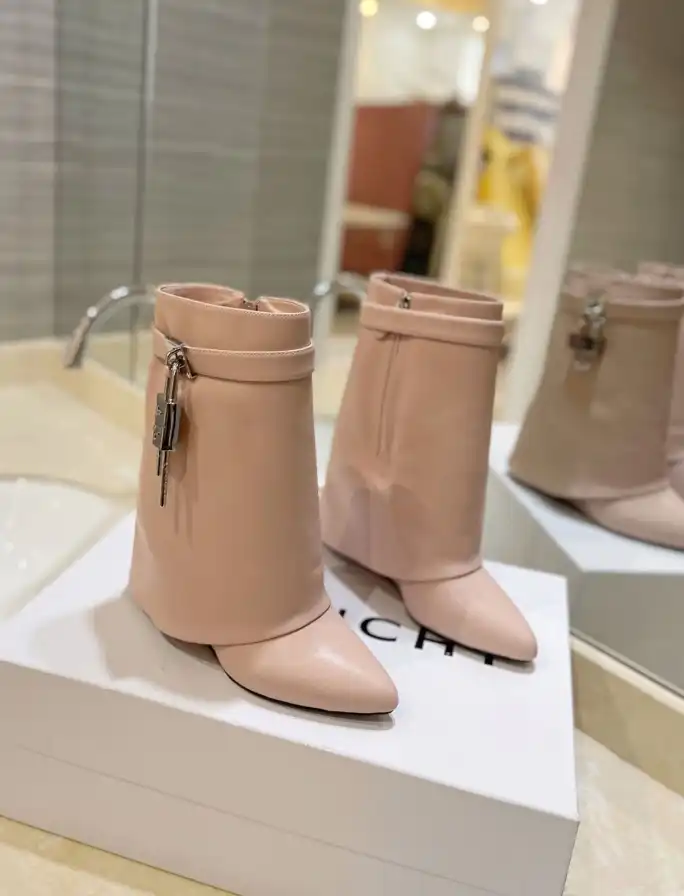 hype Givenchy Boots