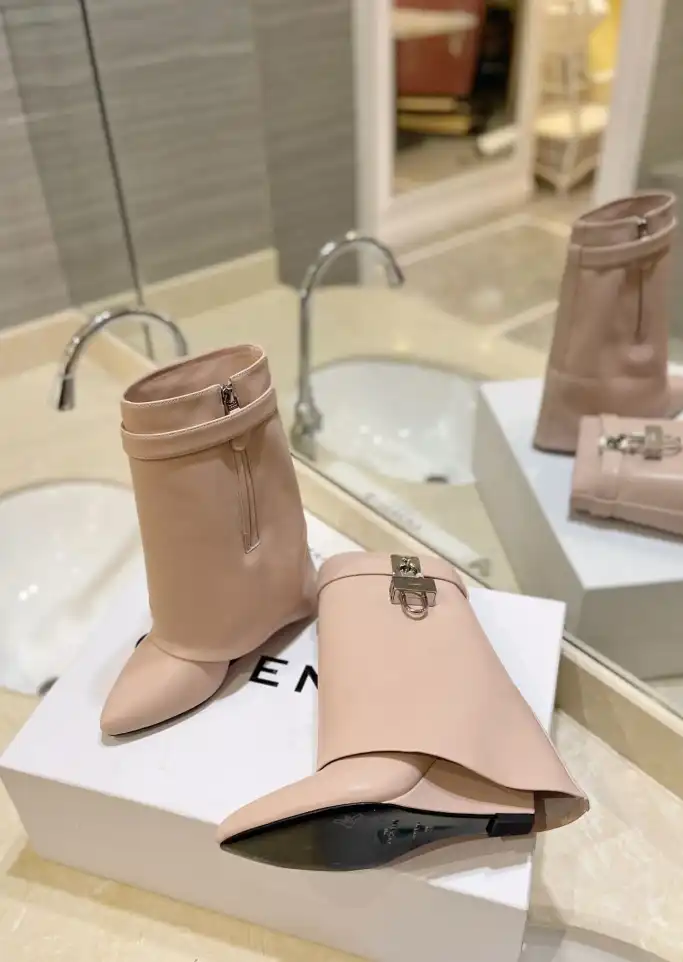 hype Givenchy Boots