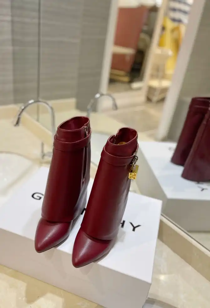 hype Givenchy Boots