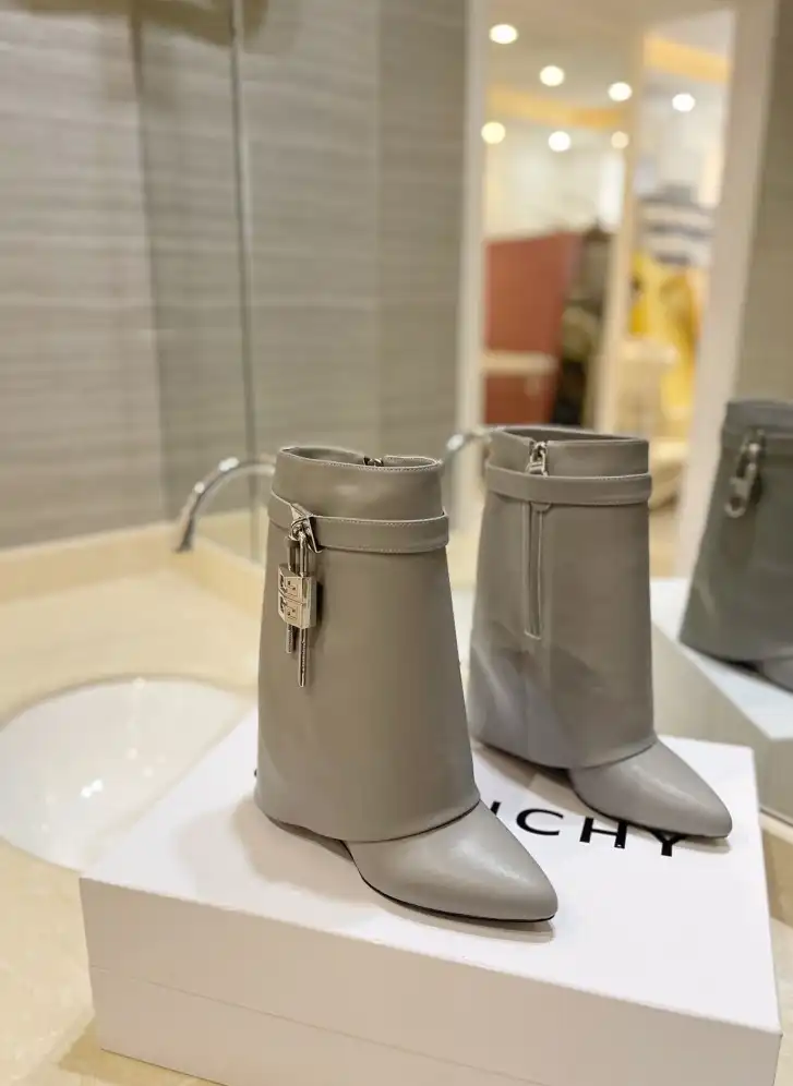 hype Givenchy Boots