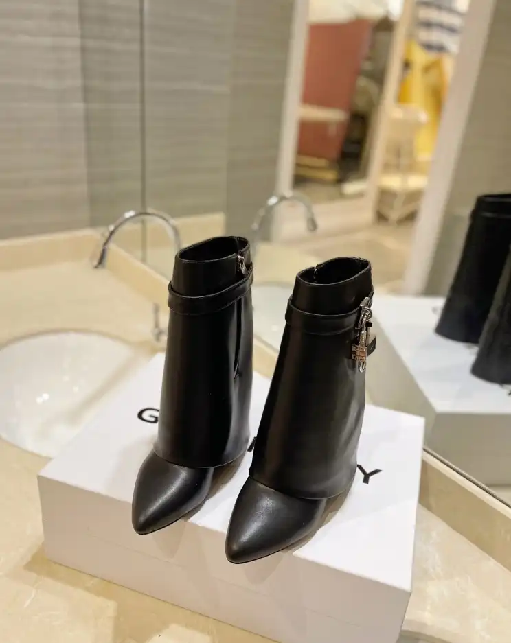 hype Givenchy Boots