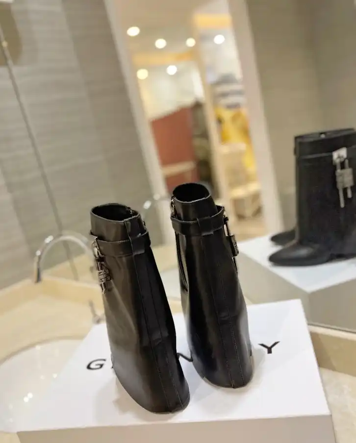 hype Givenchy Boots