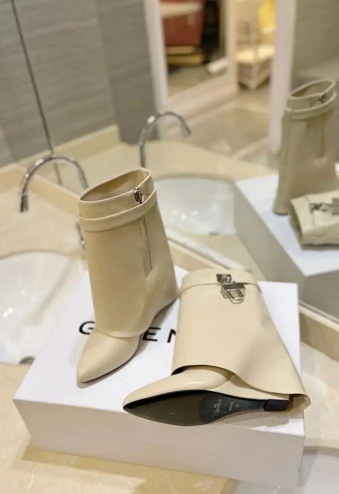 hype Givenchy Boots