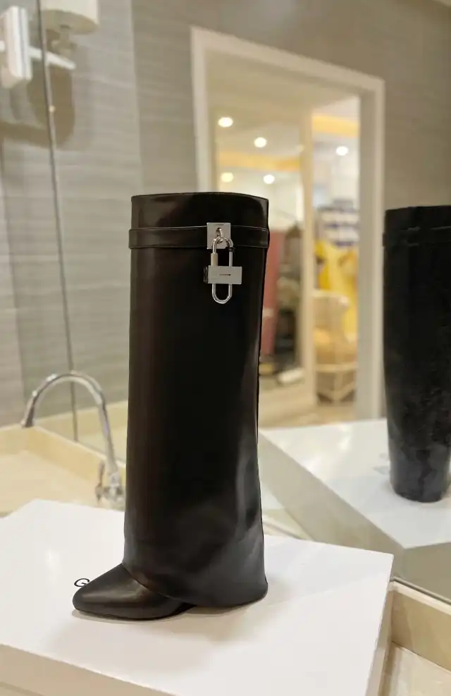 hype Givenchy Boots