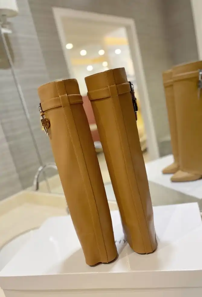 hype Givenchy Boots