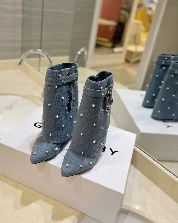 hype Givenchy Boots