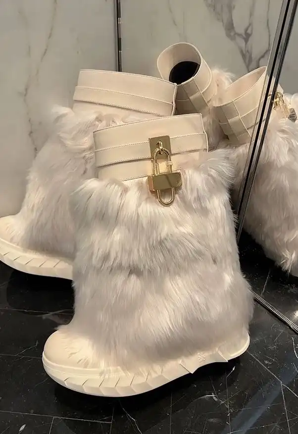 hype Givenchy Boots