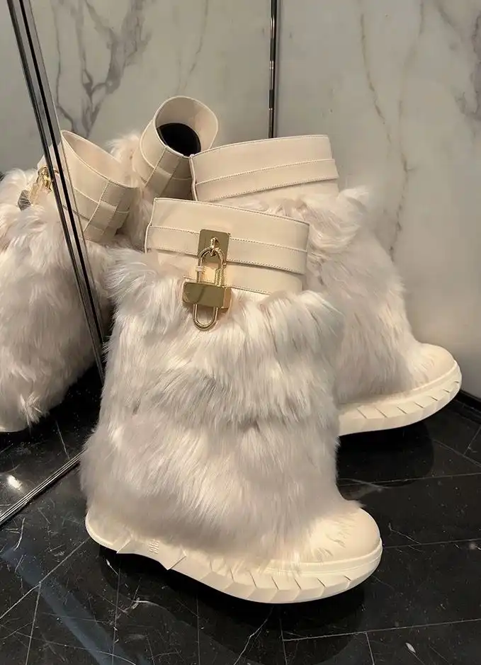 hype Givenchy Boots