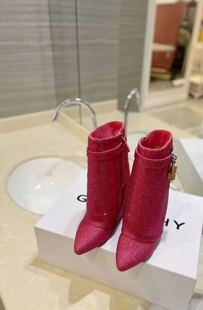 hype Givenchy Boots