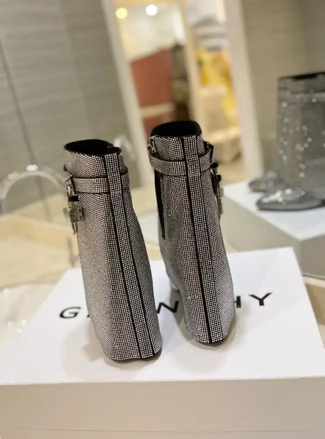 hype Givenchy Boots