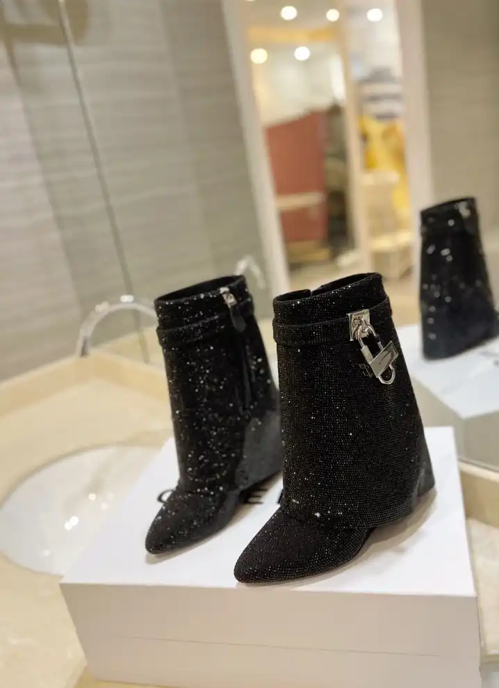 hype Givenchy Boots