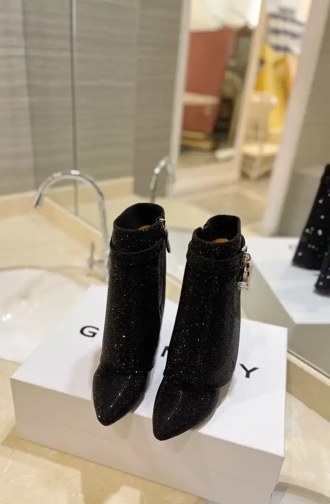 hype Givenchy Boots