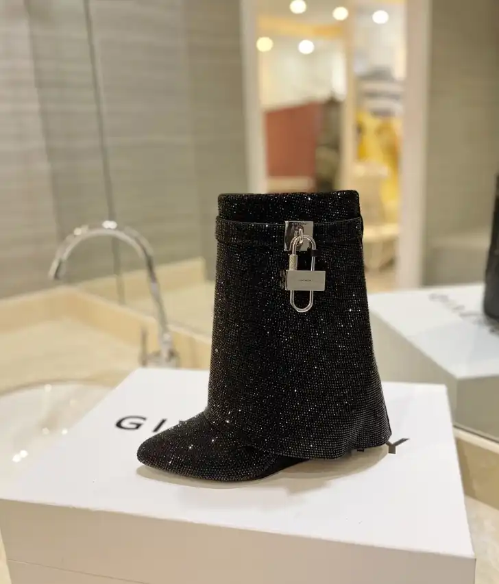 hype Givenchy Boots