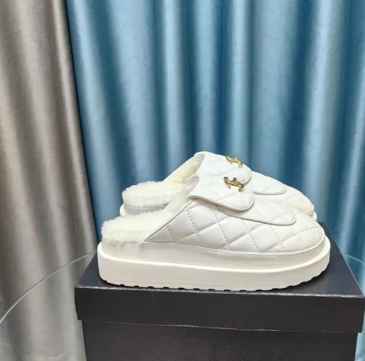 hype Chanel Slippers