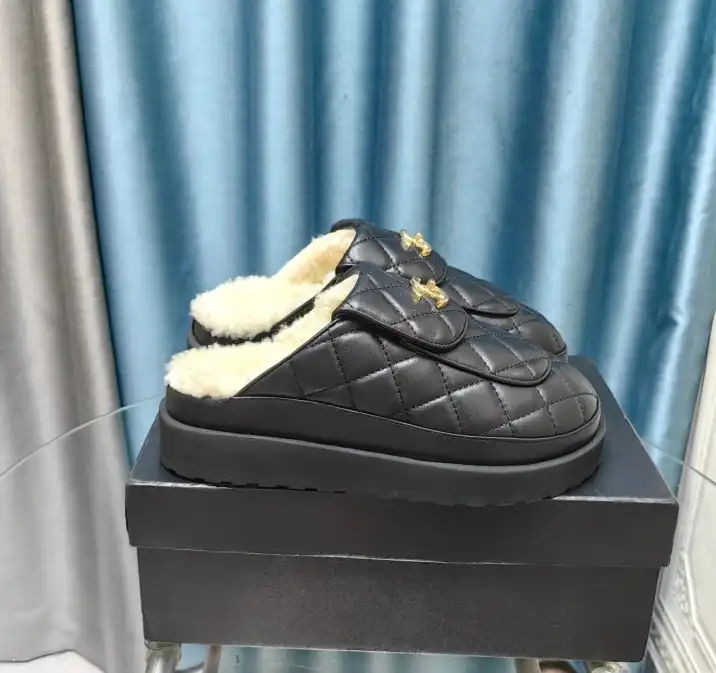 hype Chanel Slippers