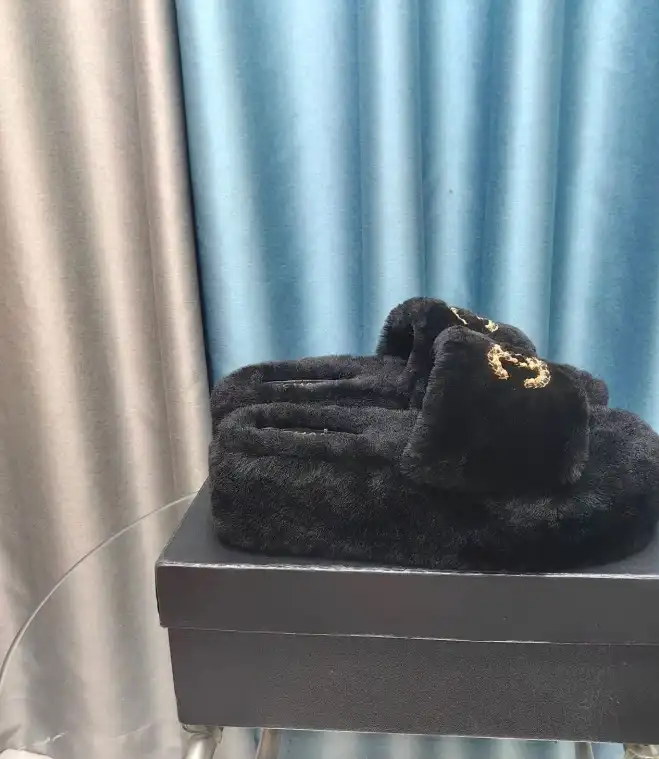 hype Chanel Slippers