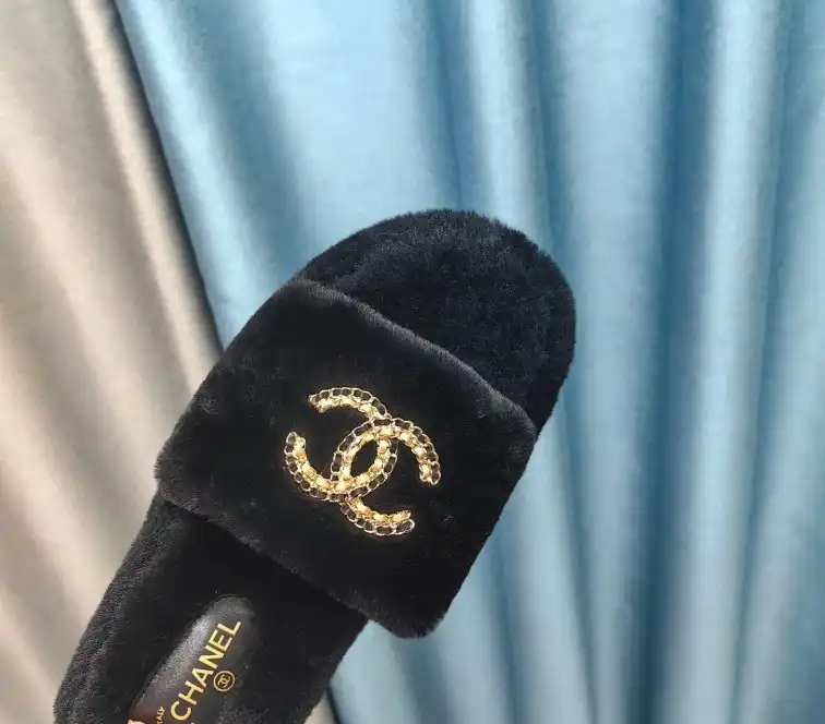 hype Chanel Slippers