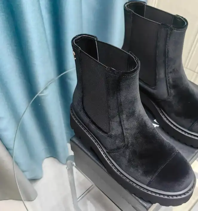 hype Chanel Boots