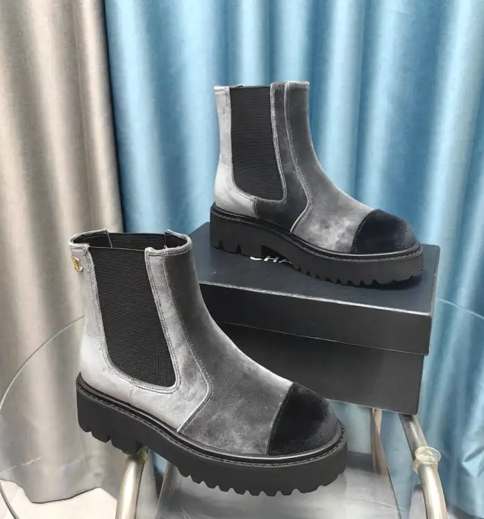 hype Chanel Boots