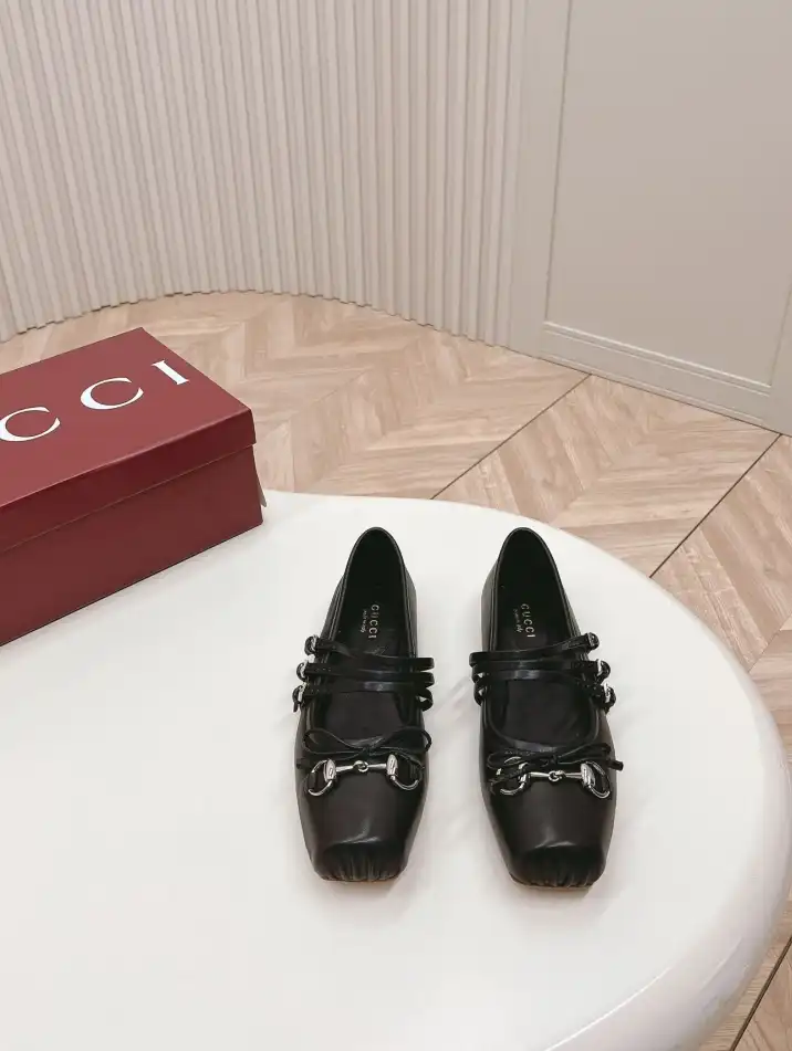 hype Gucci Flat Shoes