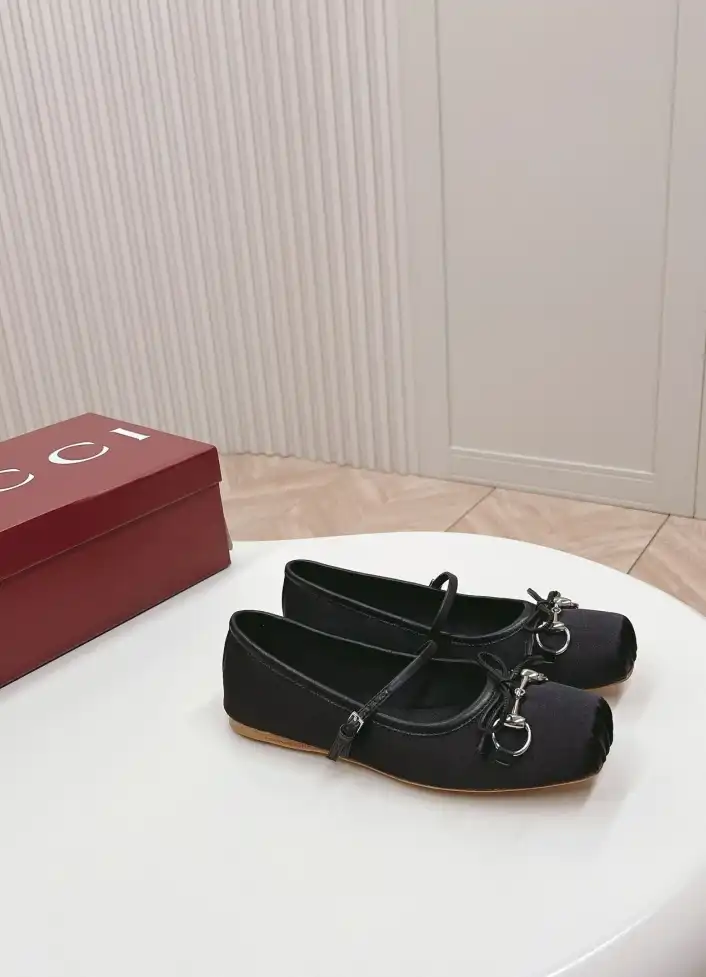 hype Gucci Flat Shoes