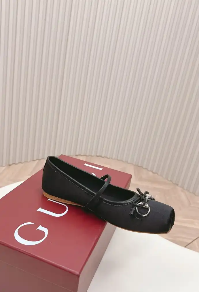 hype Gucci Flat Shoes