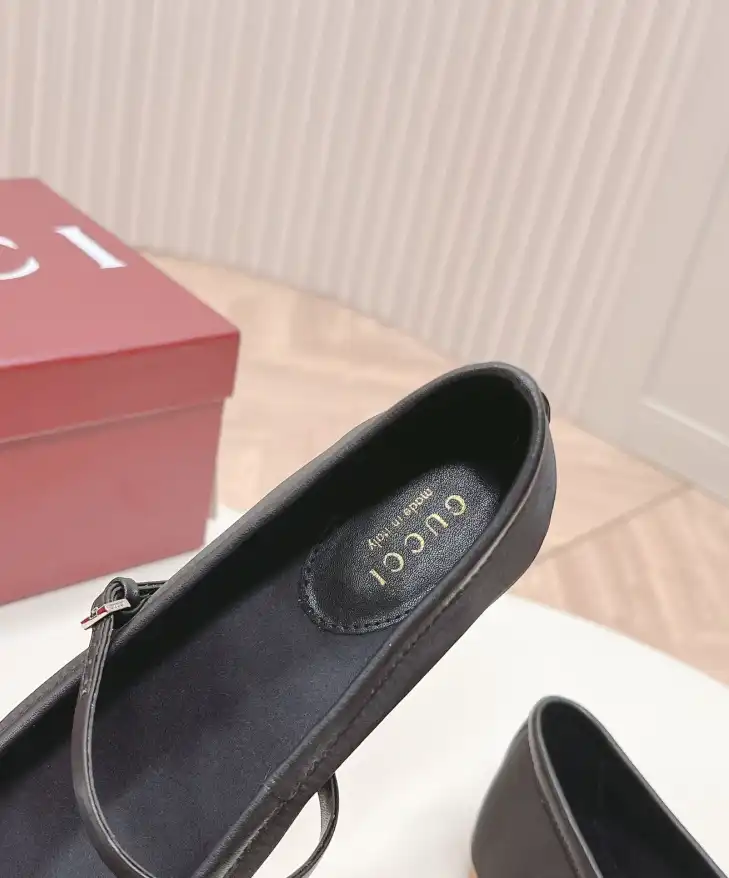 hype Gucci Flat Shoes