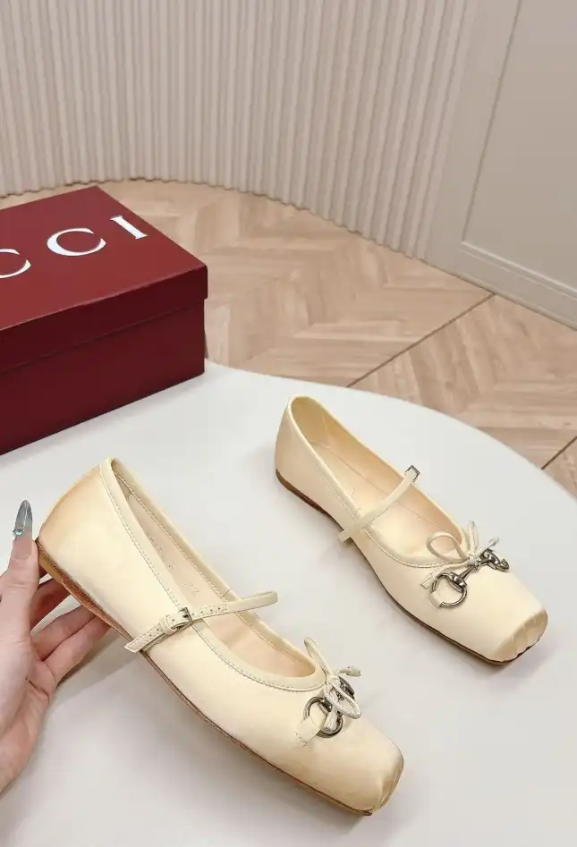 hype Gucci Flat Shoes