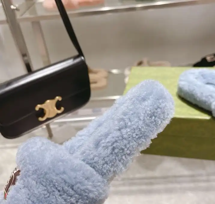 hype Gucci Slippers