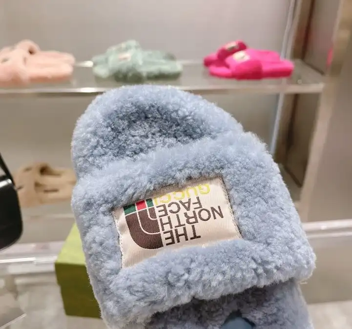 hype Gucci Slippers